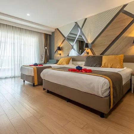 Saturn Palace Hotel 5*